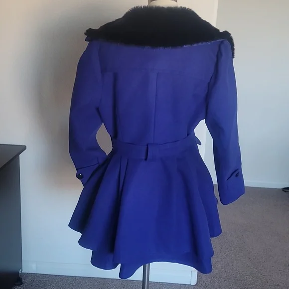 Peacoat - Picture 5 of 6